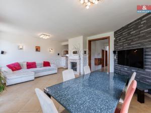 Prodej rodinného domu, Nová Role - Mezirolí, 221 m2
