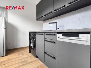 Pronájem bytu 2+1, Praha - Záběhlice, Přesličková, 53 m2