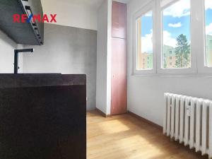 Pronájem bytu 2+1, Praha - Záběhlice, Přesličková, 53 m2