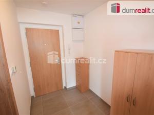 Pronájem bytu 1+kk, Praha - Uhříněves, Ke kříži, 36 m2