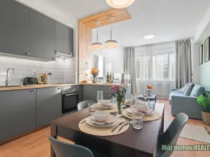 Pronájem bytu 2+kk, Praha - Vysočany, Kolbenova, 55 m2