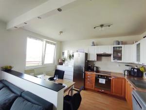 Prodej bytu 2+kk, Milovice, Topolová, 69 m2