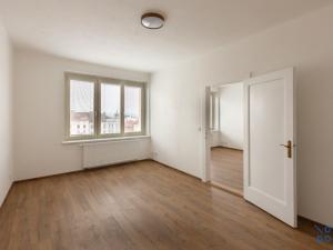 Pronájem bytu 2+1, Klatovy, nám. Míru, 71 m2