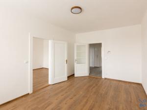 Pronájem bytu 2+1, Klatovy, nám. Míru, 71 m2