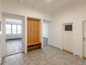 Pronájem bytu 2+1, Klatovy, nám. Míru, 71 m2