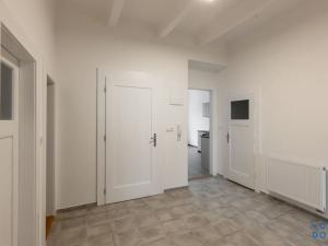 Pronájem bytu 2+1, Klatovy, nám. Míru, 71 m2