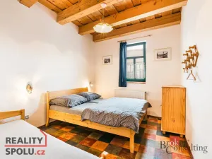 Prodej rodinného domu, Perná, 403 m2