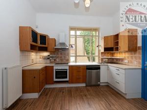 Pronájem bytu 3+1, Praha - Bubeneč, Slavíčkova, 90 m2