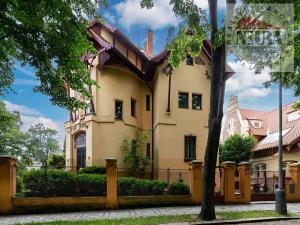 Pronájem bytu 3+1, Praha - Bubeneč, Slavíčkova, 90 m2