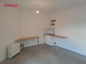 Pronájem obchodního prostoru, Praha - Střešovice, Na Malovance, 26 m2