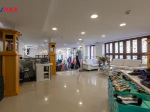 Prodej obchodního prostoru, Karlovy Vary, Divadelní náměstí, 115 m2