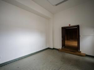 Pronájem obchodního prostoru, Sušice, náměstí Svobody, 188 m2