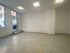 Pronájem obchodního prostoru, Děčín, Husovo nám., 32 m2