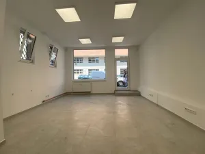 Pronájem obchodního prostoru, Děčín, Husovo nám., 32 m2