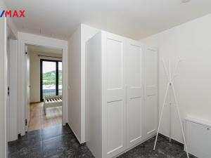 Pronájem bytu 2+kk, Praha - Modřany, Československého exilu, 45 m2