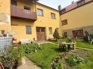Prodej rodinného domu, Poběžovice, náměstí Míru, 220 m2