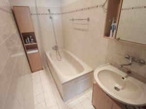 Prodej rodinného domu, Poběžovice, náměstí Míru, 220 m2