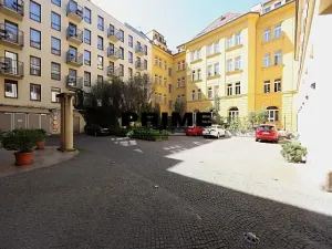 Pronájem bytu 3+1, Praha - Smíchov, Štefánikova, 129 m2