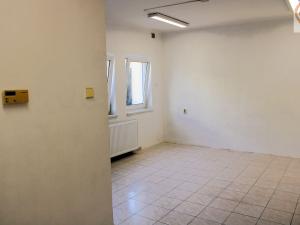 Pronájem obchodního prostoru, Klatovy, Pražská, 18 m2