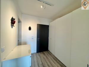 Pronájem bytu 2+kk, Praha - Hloubětín, Lehovecká, 51 m2