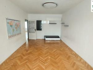 Pronájem bytu 3+1, Cheb, Čapkova, 76 m2