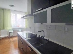 Pronájem bytu 3+1, Cheb, Čapkova, 76 m2