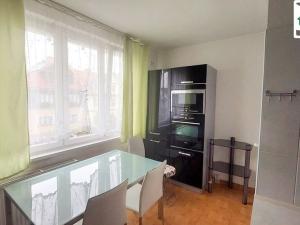 Pronájem bytu 3+1, Cheb, Čapkova, 76 m2