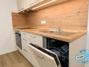 Pronájem bytu 2+kk, Opava, Krnovská, 36 m2