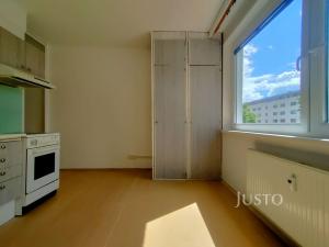 Prodej bytu 1+1, Mníšek pod Brdy, Ke škole, 40 m2