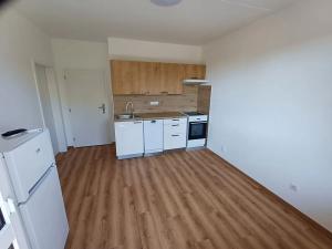 Pronájem bytu 2+kk, Hradec Králové, Václavkova, 51 m2