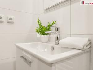 Pronájem bytu 1+kk, Praha - Strašnice, Počernická, 33 m2