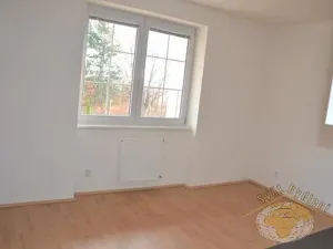 Pronájem bytu 2+kk, Praha - Kyje, Blatská, 35 m2