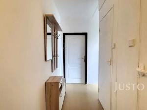 Prodej bytu 1+1, Mníšek pod Brdy, Ke škole, 40 m2