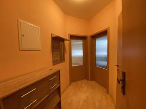Pronájem bytu 2+kk, Hradec Králové - Třebeš, Svatojánská, 30 m2