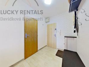 Pronájem bytu 2+kk, Praha - Prosek, Litoměřická, 42 m2