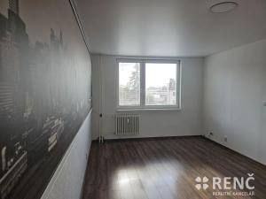 Prodej bytu 3+1, Hodonín, nám. Osvobození, 69 m2