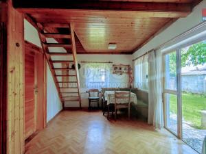Prodej chaty, Káraný, 85 m2
