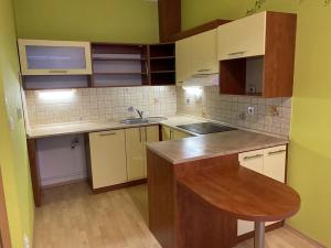 Pronájem bytu 2+kk, Hradec Králové, Svatojánská, 30 m2