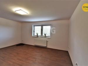 Pronájem atypického bytu, Zlín, Vejvanovská, 93 m2