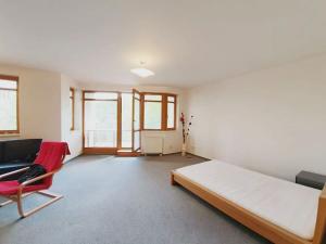 Pronájem bytu 1+kk, Praha - Košíře, Naskové, 55 m2