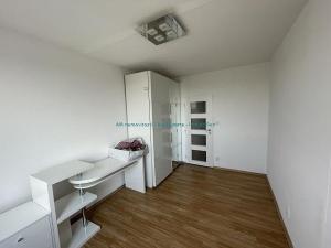 Pronájem bytu 2+kk, Praha - Kobylisy, Kyselova, 44 m2