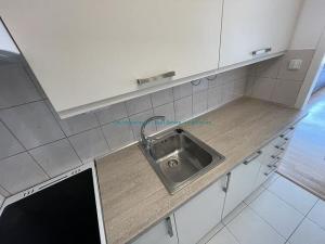 Pronájem bytu 2+kk, Praha - Kobylisy, Kyselova, 44 m2