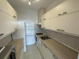 Pronájem bytu 2+kk, Praha - Kobylisy, Kyselova, 44 m2