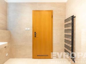 Prodej bytu 1+kk, Praha - Strašnice, Názovská, 45 m2