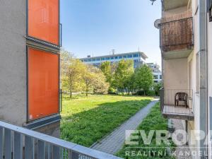 Prodej bytu 1+kk, Praha - Strašnice, Názovská, 45 m2