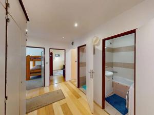 Prodej bytu 3+1, Trutnov, Libušinka, 72 m2
