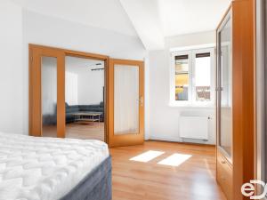 Pronájem bytu 2+kk, Pardubice, Nerudova, 69 m2