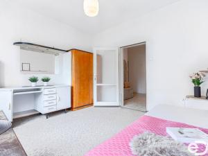 Prodej bytu 2+1, Praha, Nučická, 52 m2