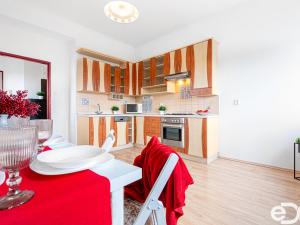 Prodej bytu 1+1, Praha, Na lysině, 51 m2