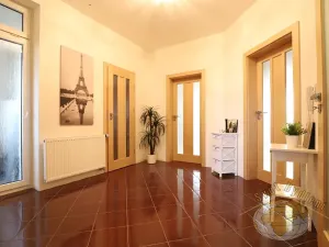 Pronájem bytu 3+kk, Praha - Nusle, Pod vilami, 98 m2
